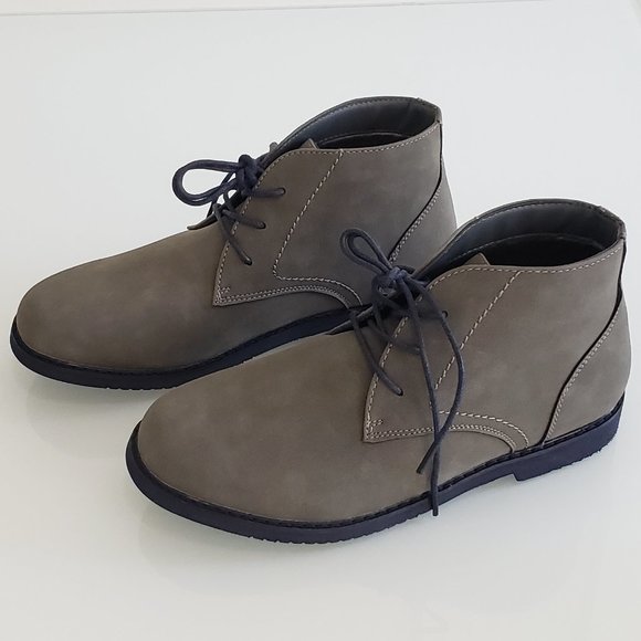 Brand New Crown & Ivy Kids Chuck Boots Size 4 - Picture 6 of 10